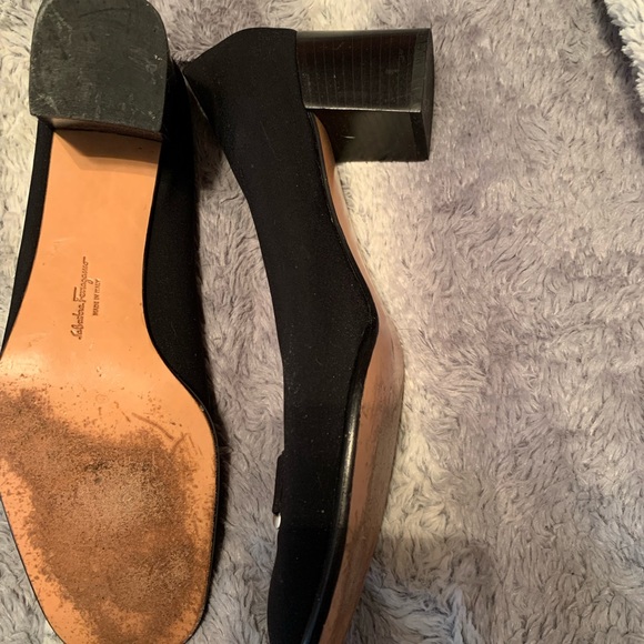 Salvatore Ferragamo size 10(US) black pumps. - Picture 6 of 6